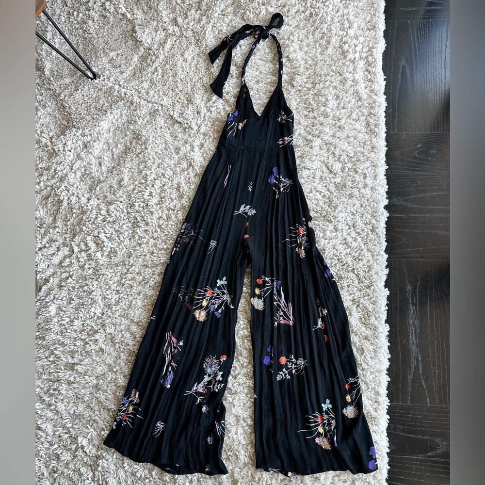 Kimchi Blue Black Jumpsuit with Floral Accents | Size 0